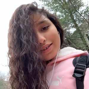 Meet your Posher, Dana